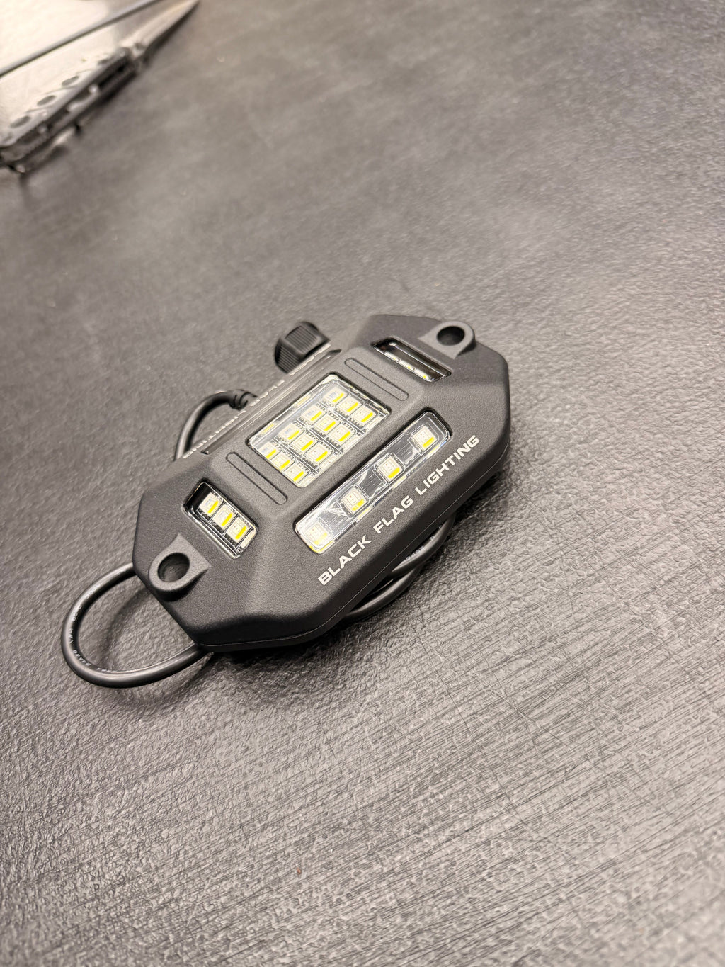 32 LED RGB-W(Colored + Pure White) Rock Lights