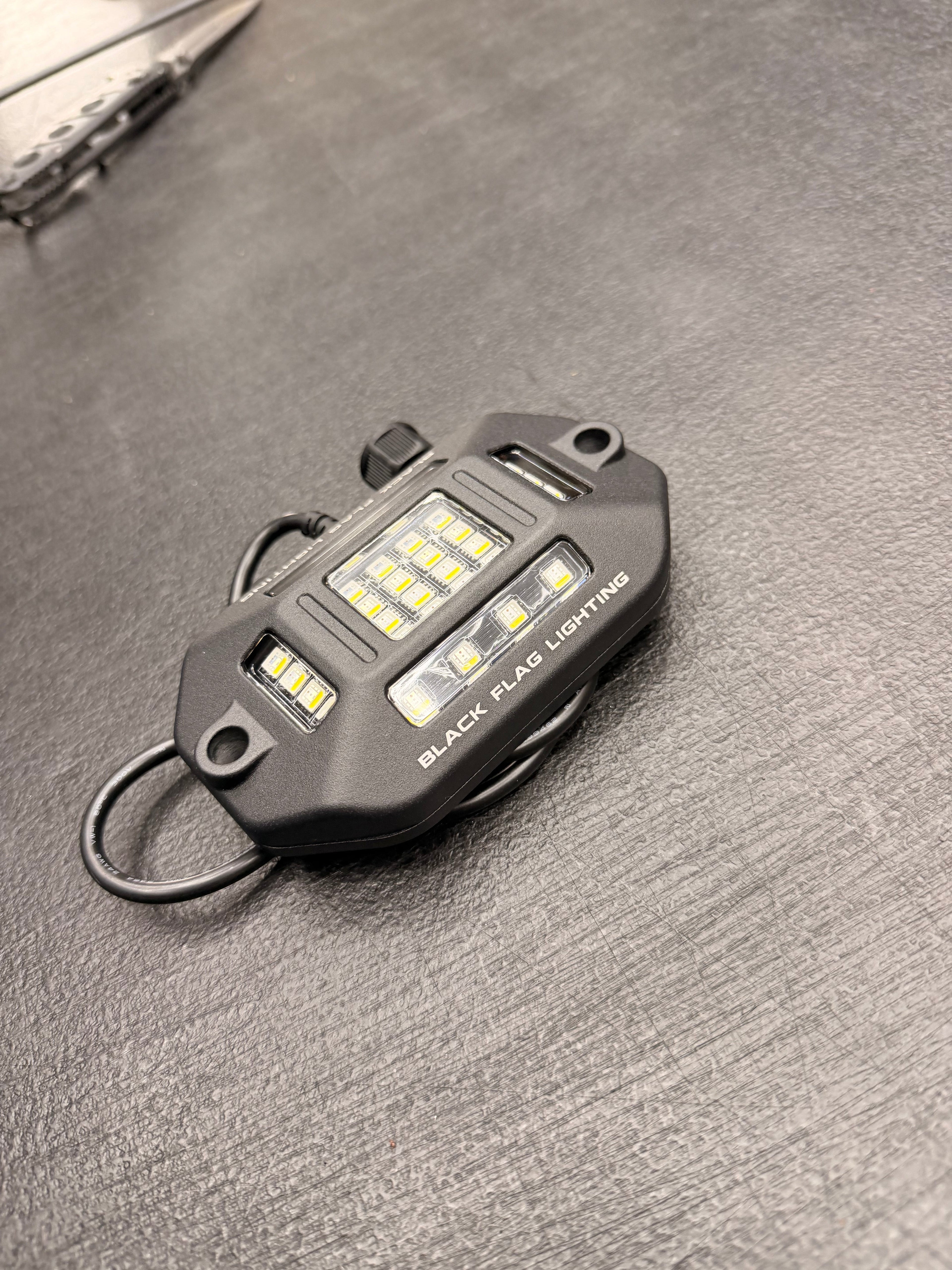 32 LED RGB-W(Colored + Pure White) Rock Lights